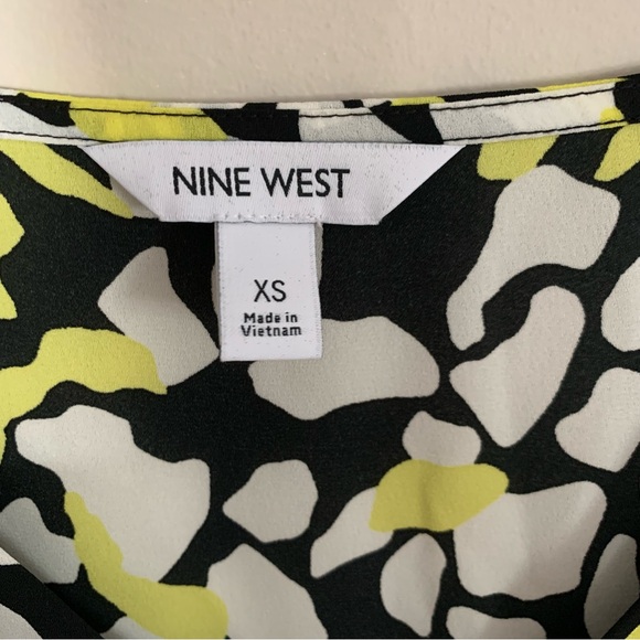 Nine West SZ XS Sleeveless Animal Print Black Yellow V Neck excellent condition - Picture 4 of 4